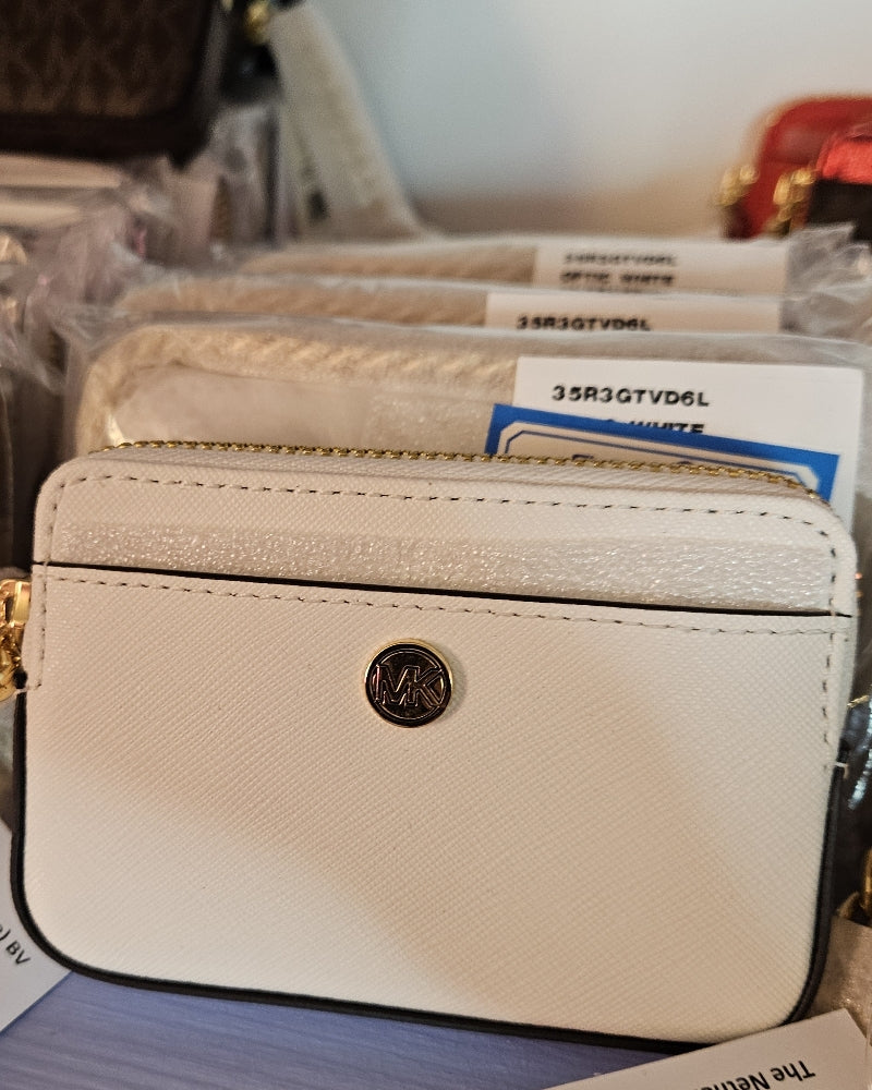 Michael Kors Portemornaie optic weiss mit vergoldeter Kette