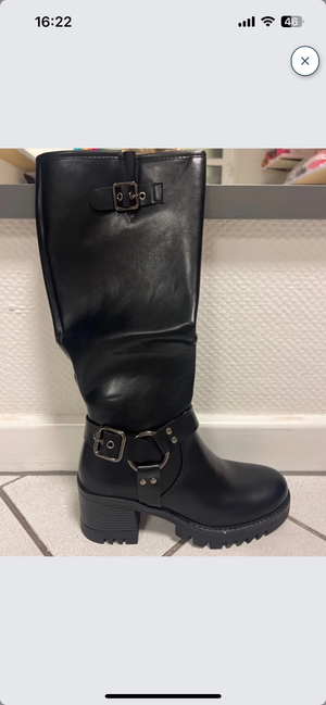 Boots schwarz hoch 809