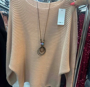 Pulli Beige mit Kette