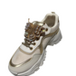 Sneaker mit Schmetterling in verschiedenen Farben