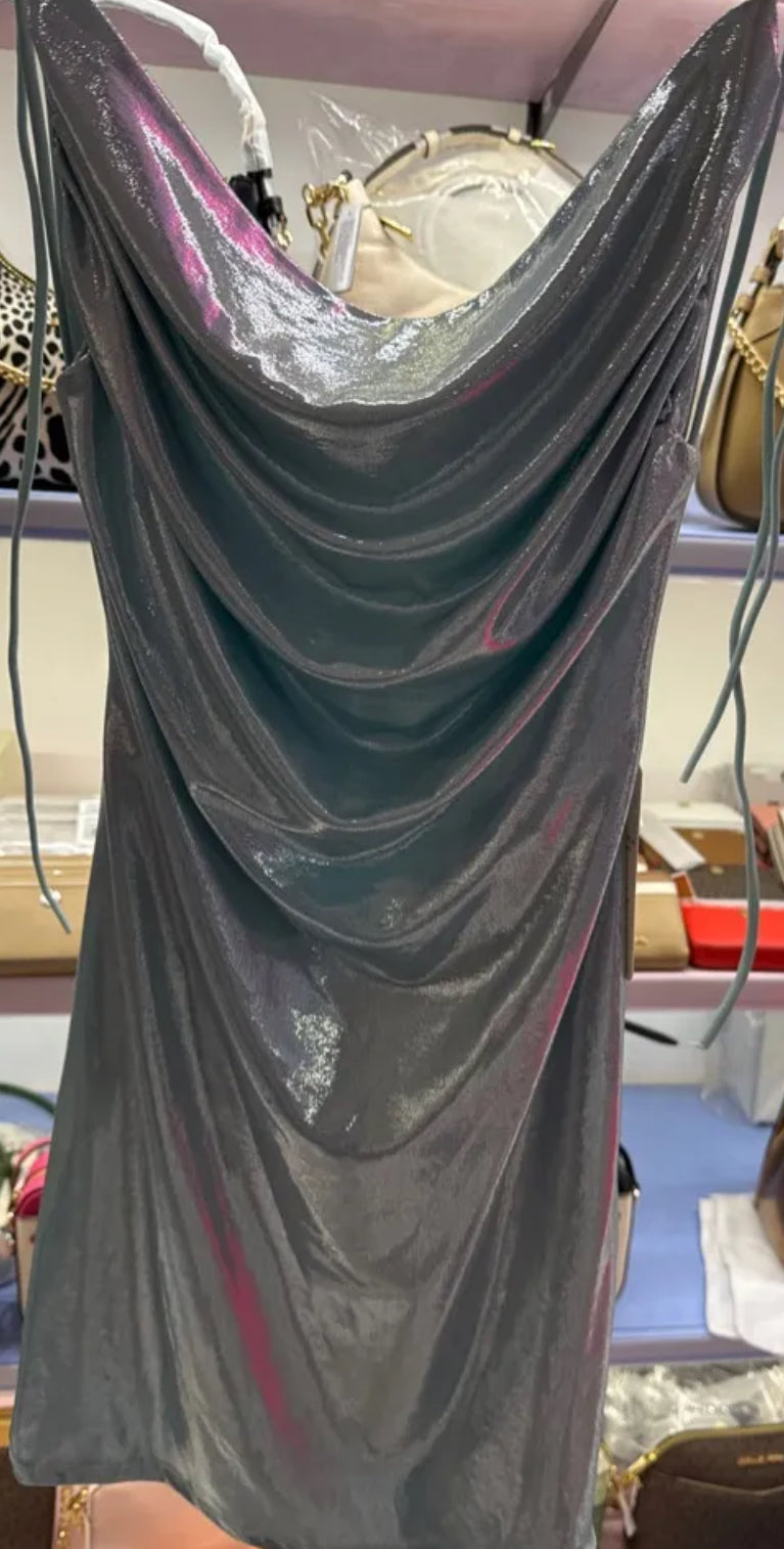 Kleid metallic Rücken offen