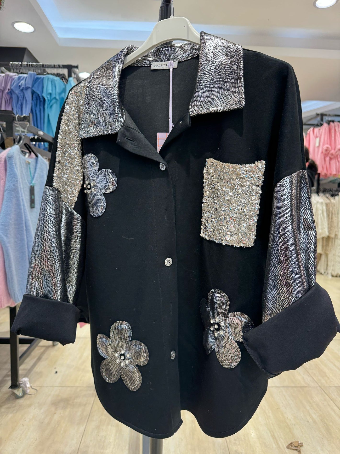 Hemd mit Glitzertasche und Glitzerblume