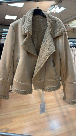 Wolljacke Celina verschiedene Farben und Grössen 51848