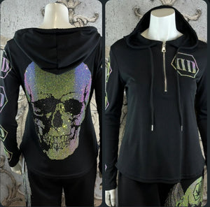 Stylischer Kaputzen Pulli mit Totenkopf in verschiedenen Farben