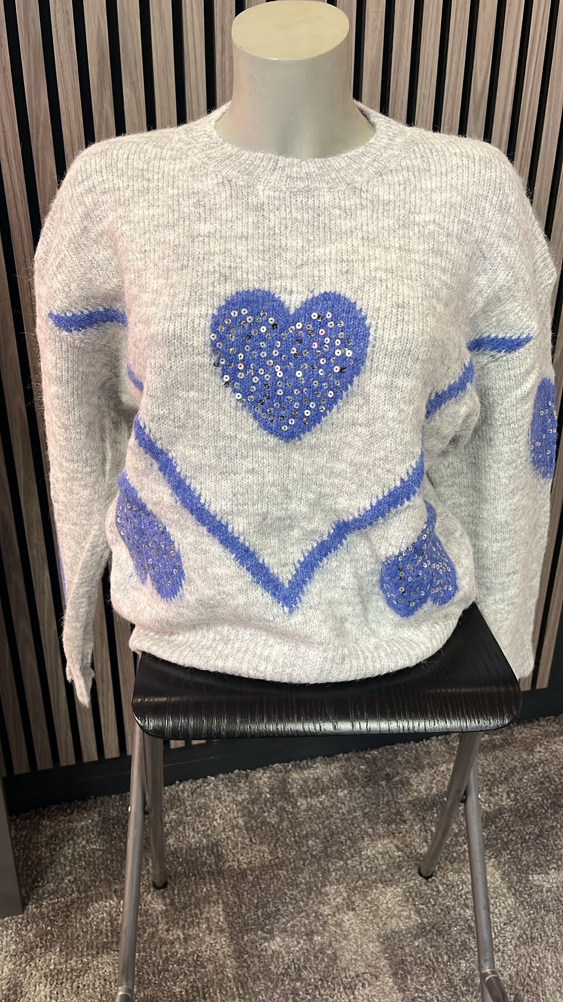 Pullover mit blauem Herz tragbar bis 42 | 341