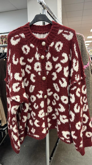 Strickjacke mit dicker Naht und Tapsen verschiedene Farben 31915