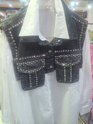 Hemd mit schwarzem Jeans Überwurf 2409