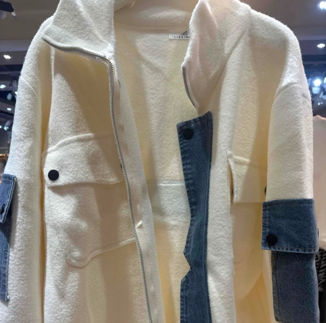 Jacke weiß mit Jeans