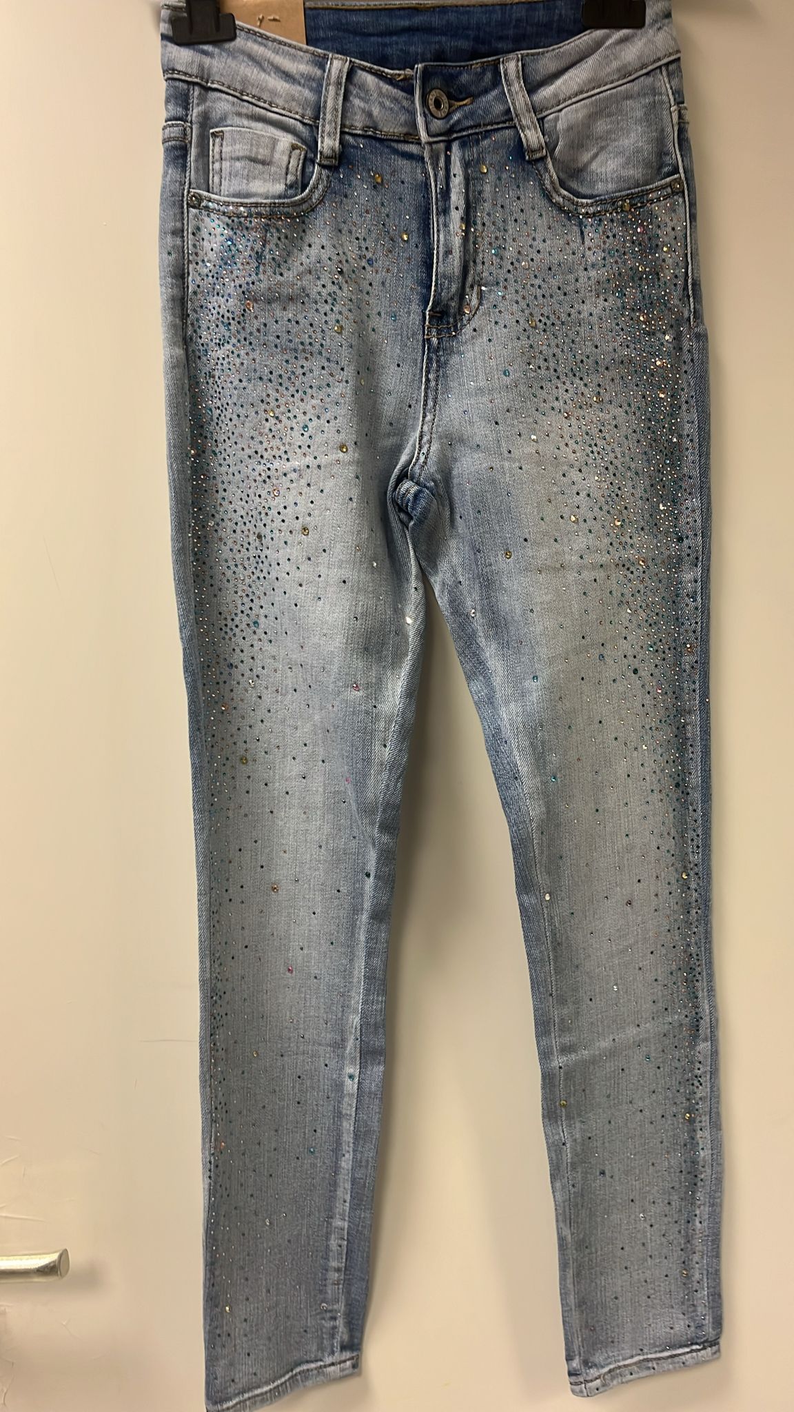 Jeanshose mit Glitzerü